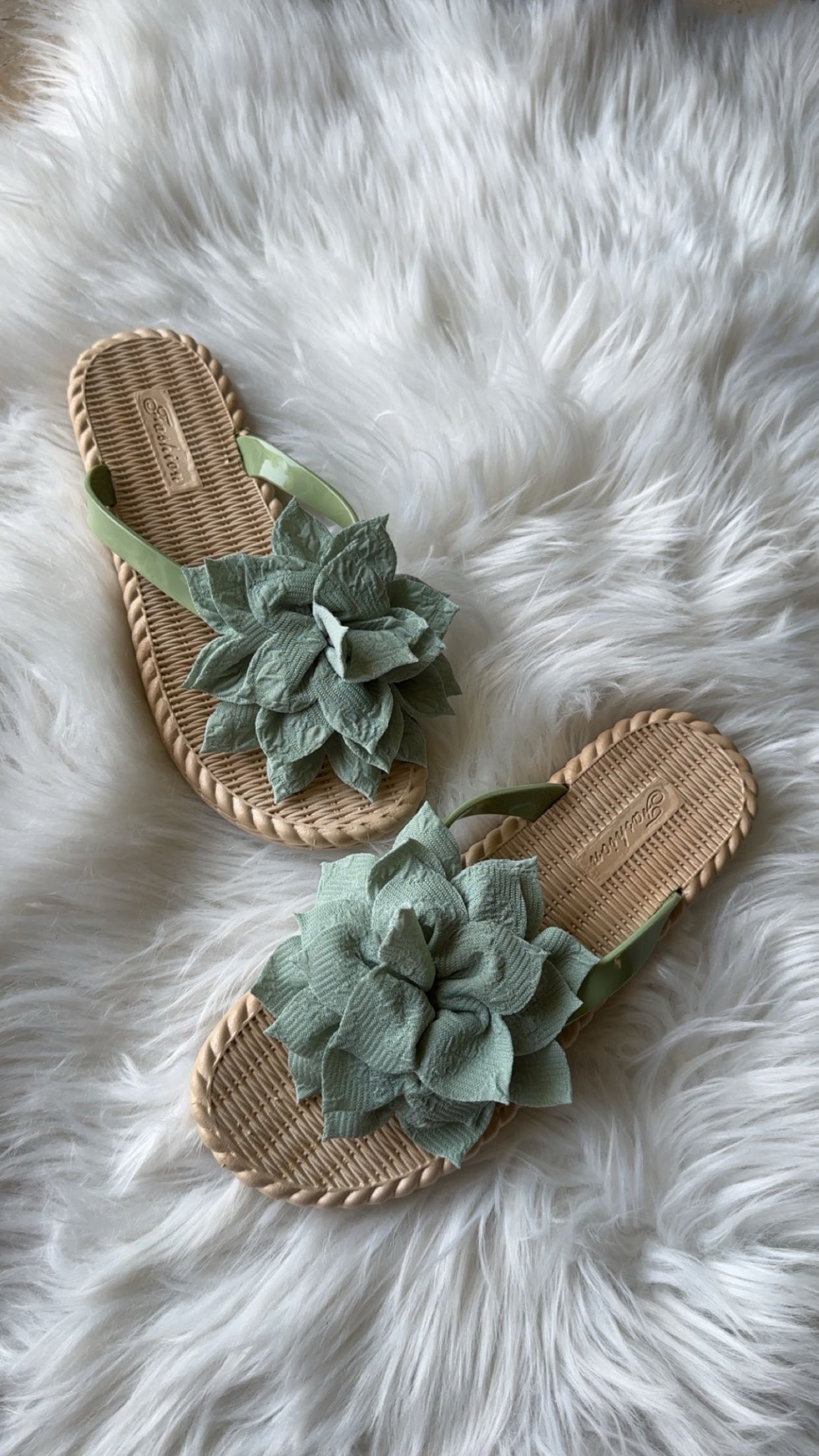 Flower flipflop2.0 sage green