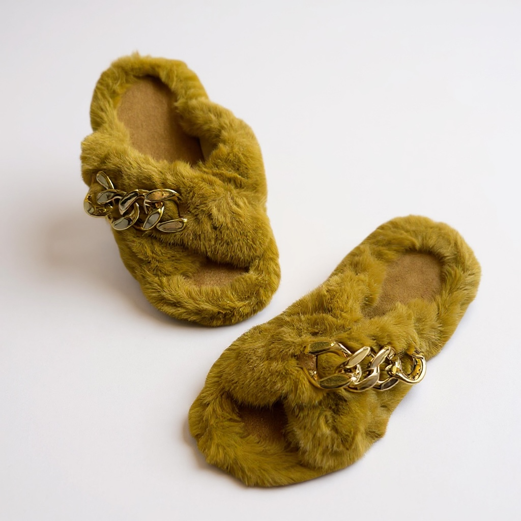 Chain fur slides
