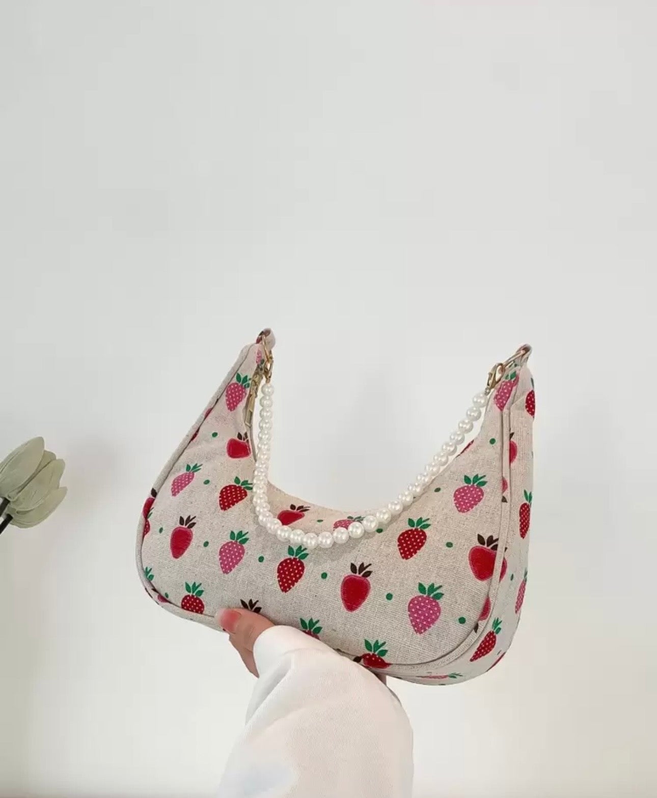 Strawberry vintage pearl bag