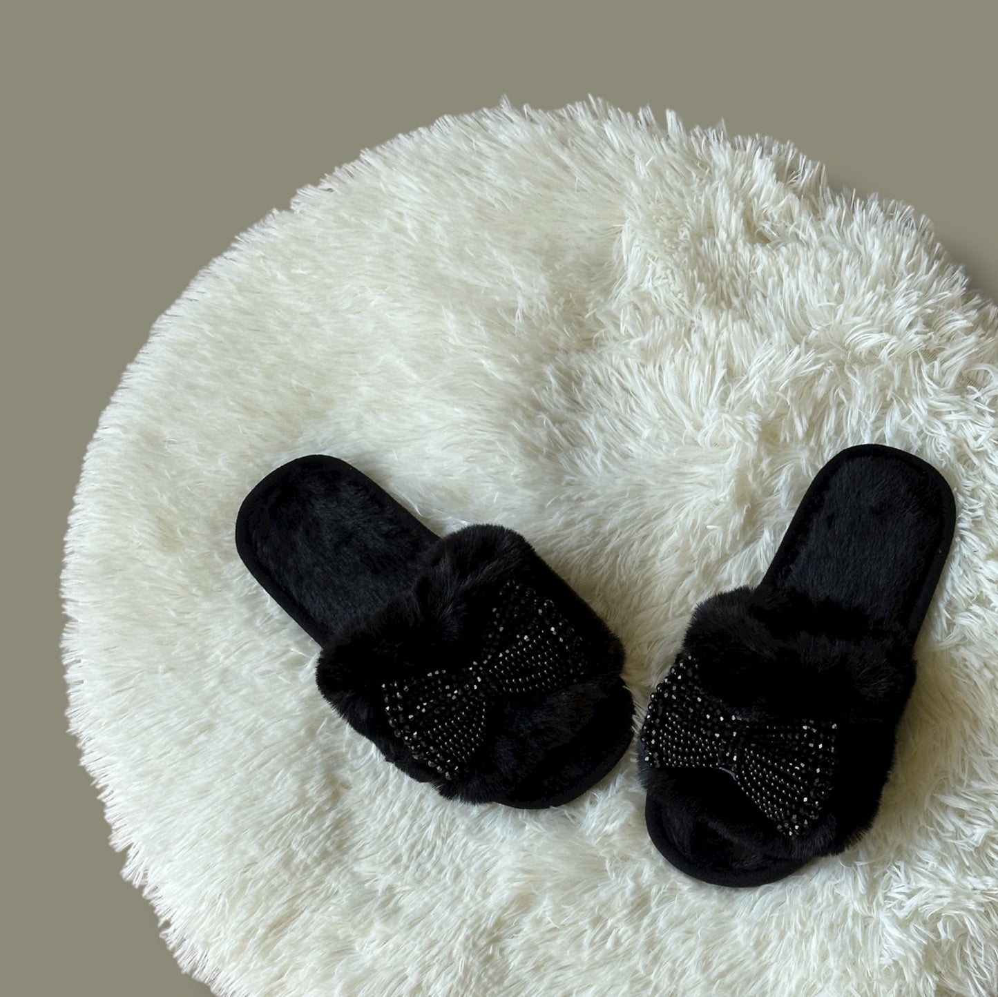 Pearls fur slides