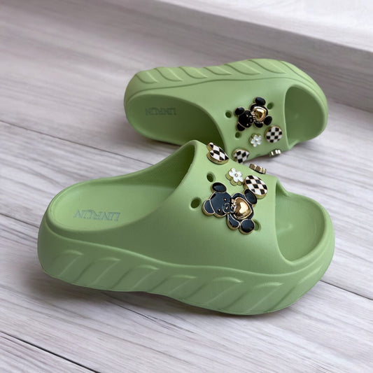 Eva bear slippers