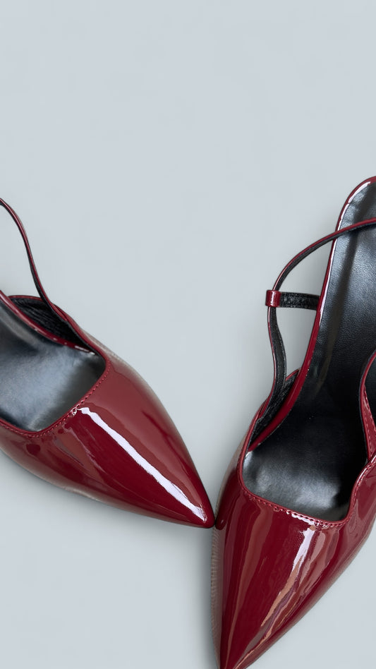 Glossy pointed toe high heels