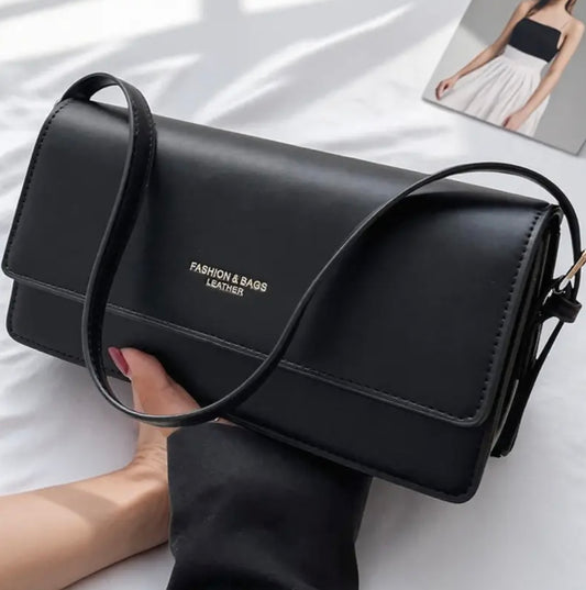 Spacious leather bag