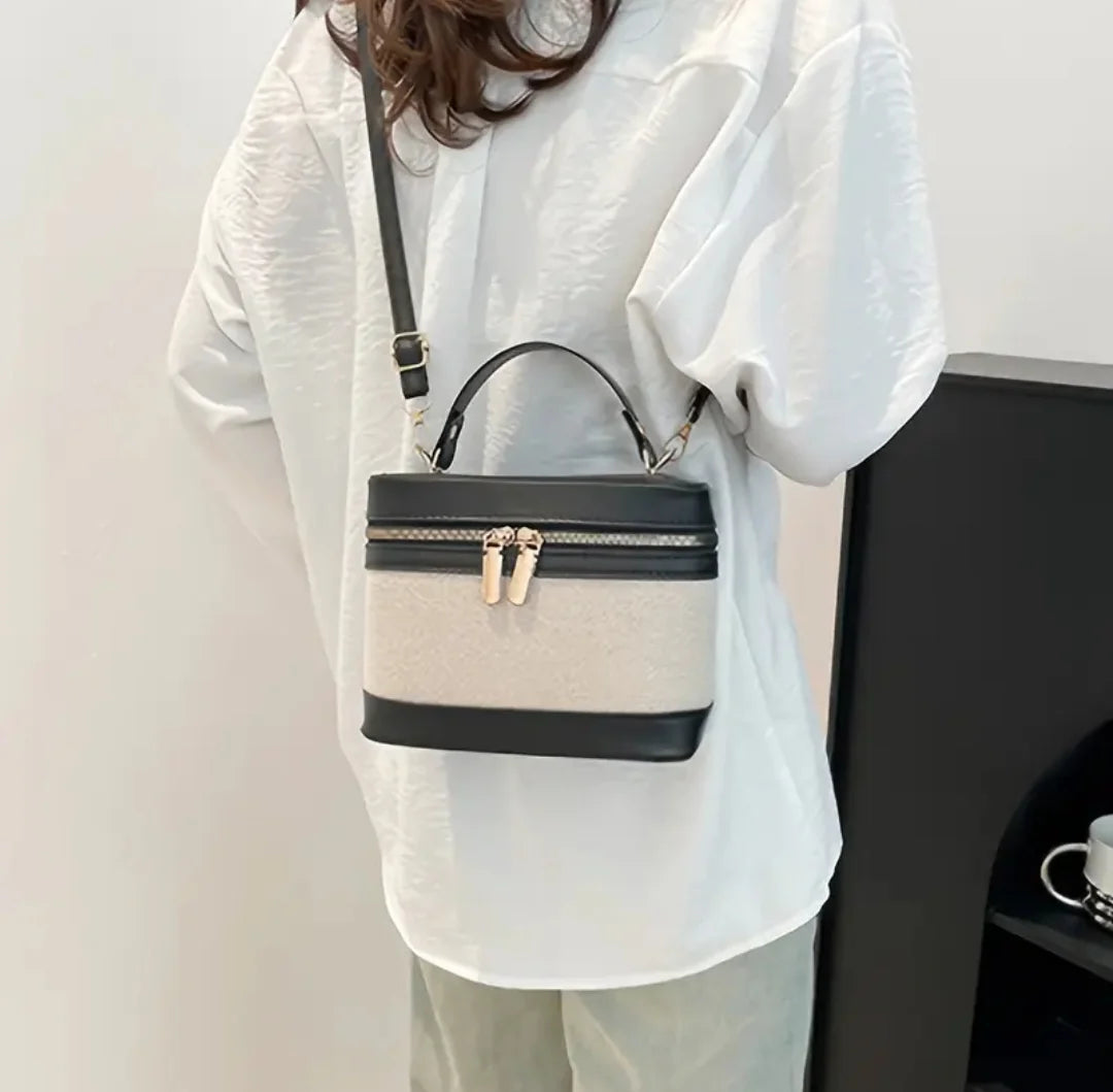 Box body bag black