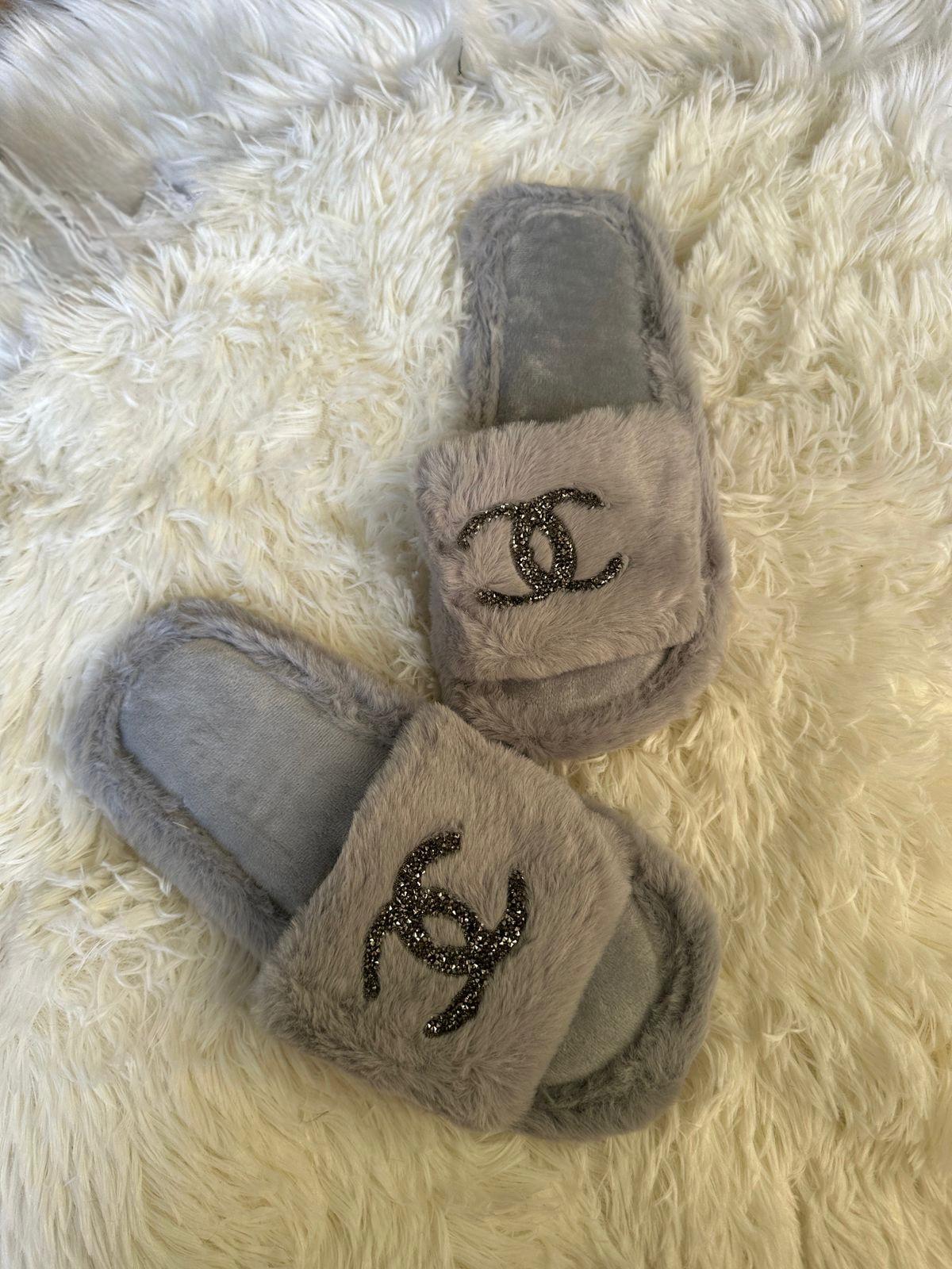 Chanel fur slides (grey)