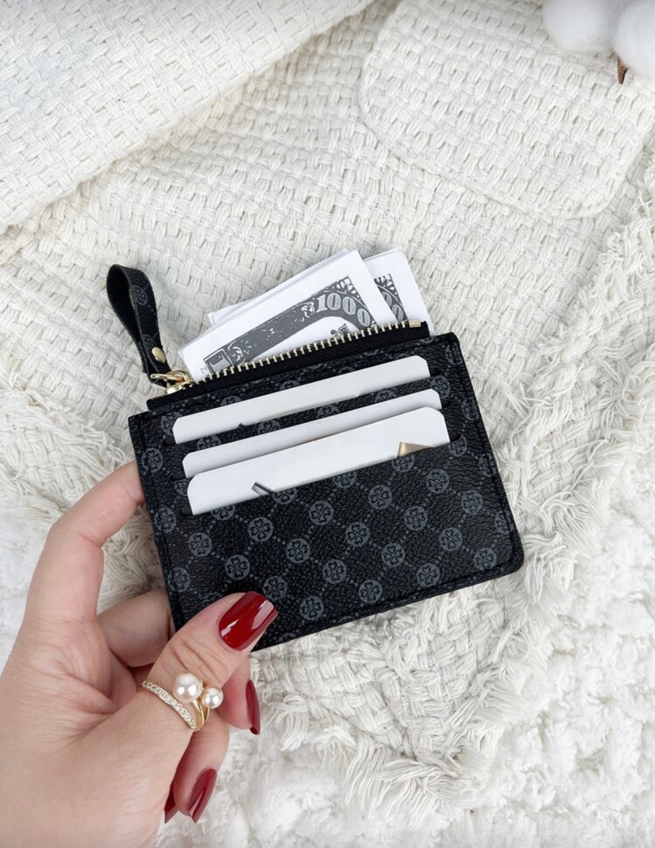Stone pattern portable cardpack