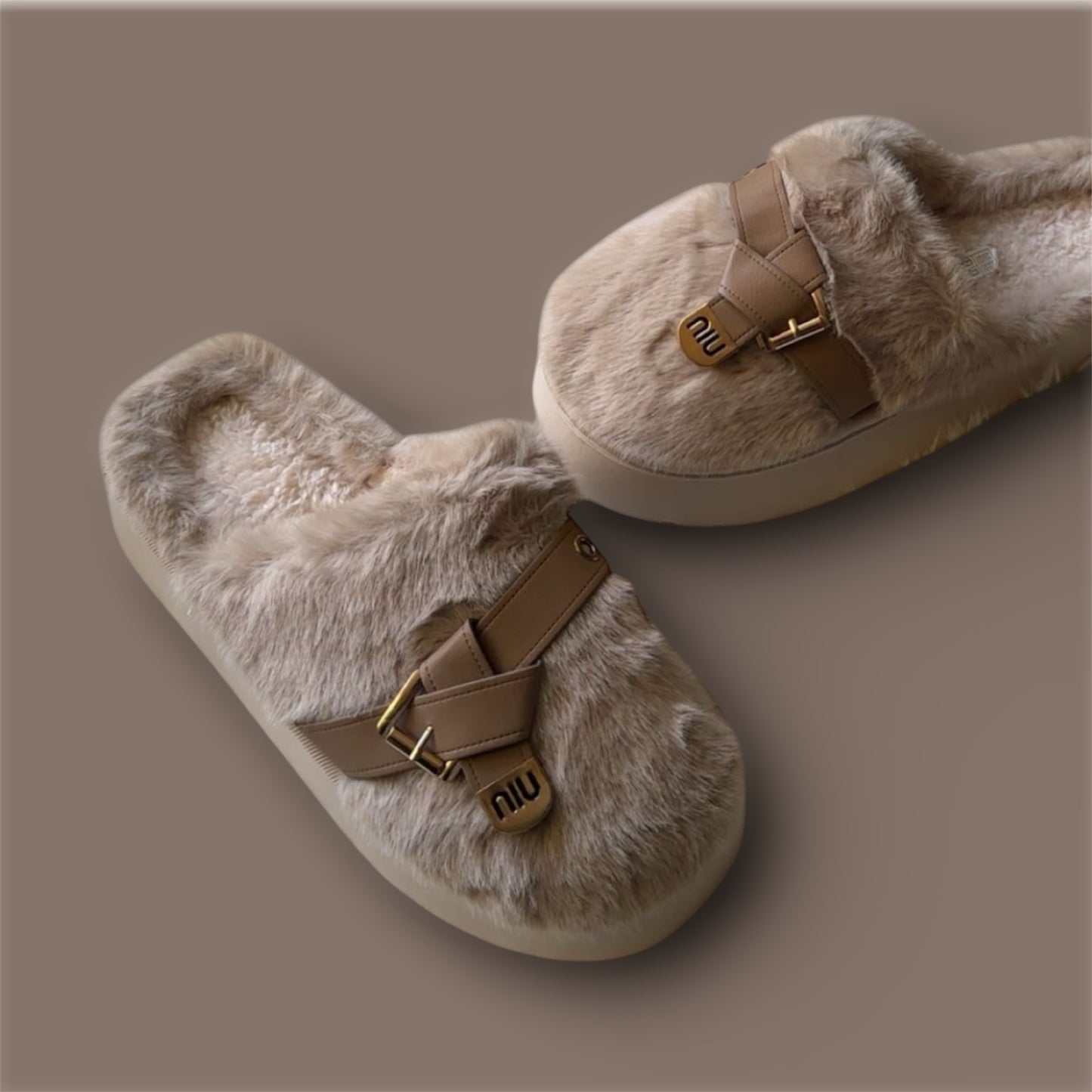 Buckle carpet shoes